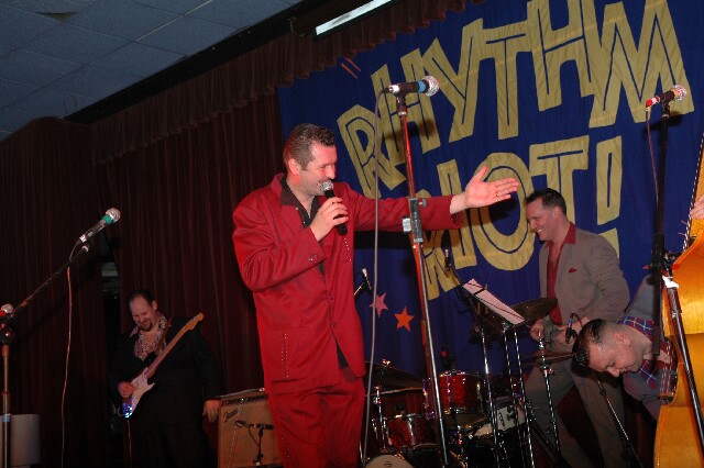 min 2007 11 24 riot 543